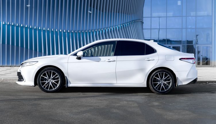Toyota Camry v70