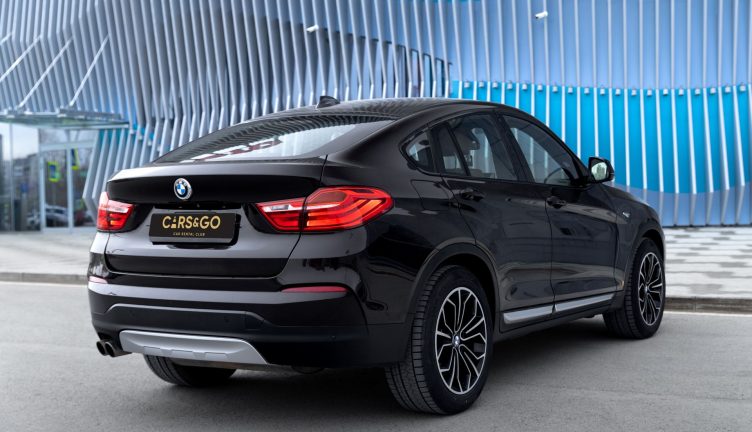 BMW X4 20i