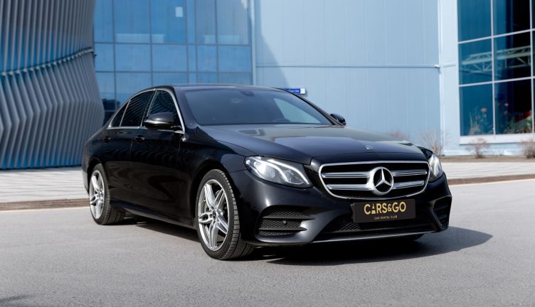 Mercedes-Benz E200 4MAT AMG