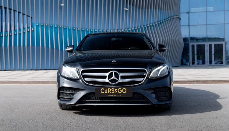 Mercedes-Benz E200 4MAT AMG