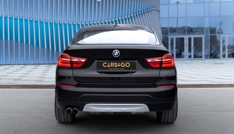 BMW X4 20i
