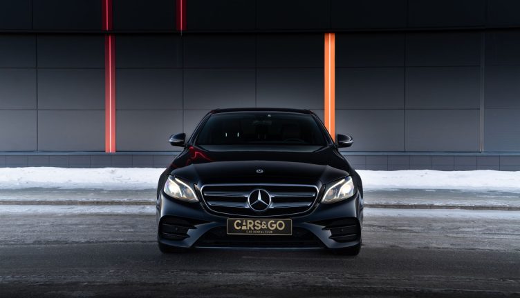 Mercedes-Benz E200 4MATIC AMG