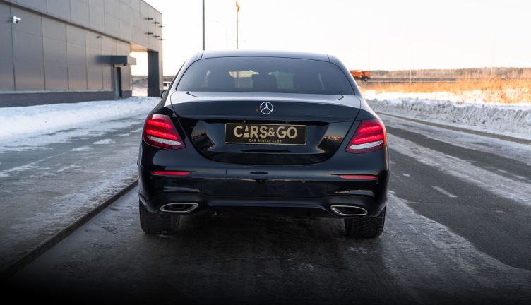 Mercedes-Benz E200 4MATIC AMG